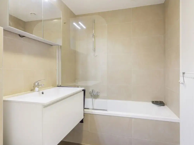 Spacious Studio With Storage Room