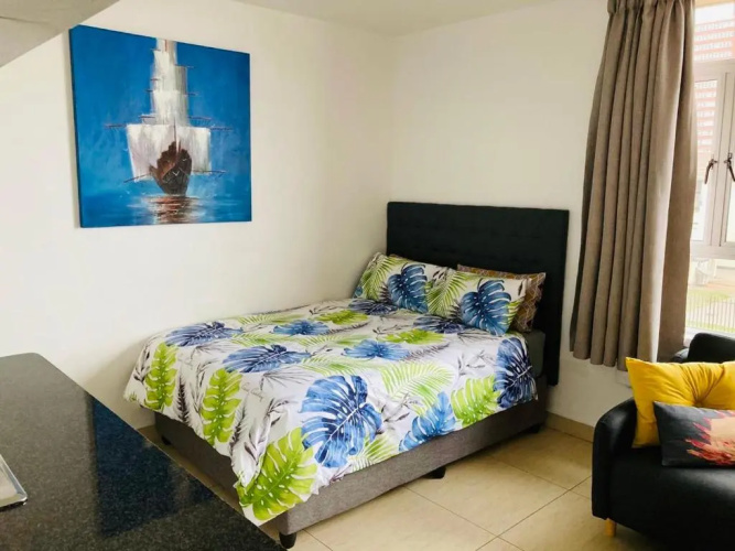 206 Tenbury Beach Apartment
