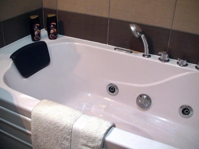 Suite with city view