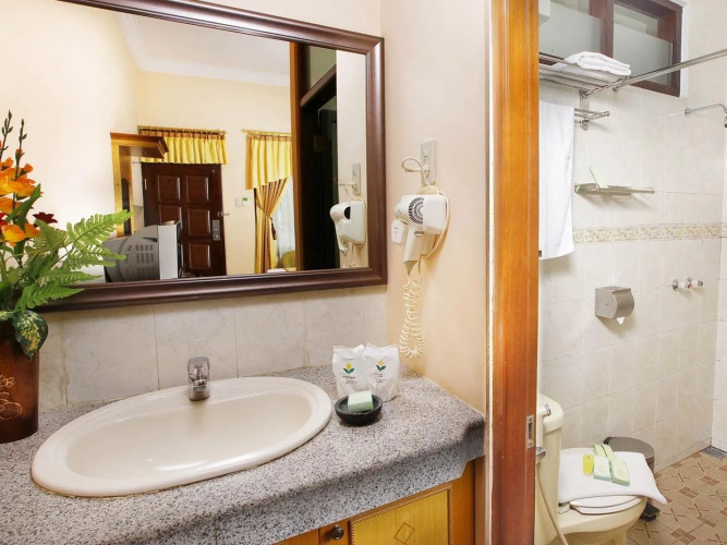 Ning Tidar Hotel