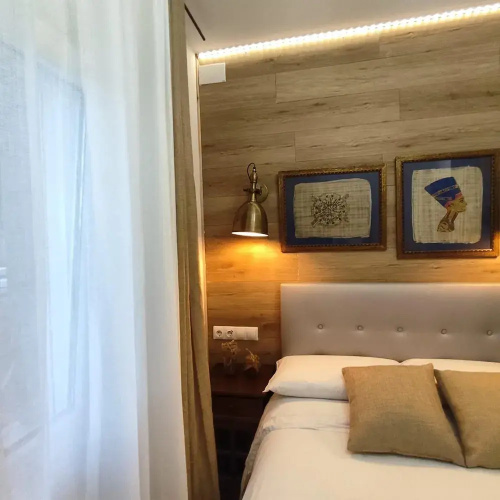 Studios Or Private Rooms