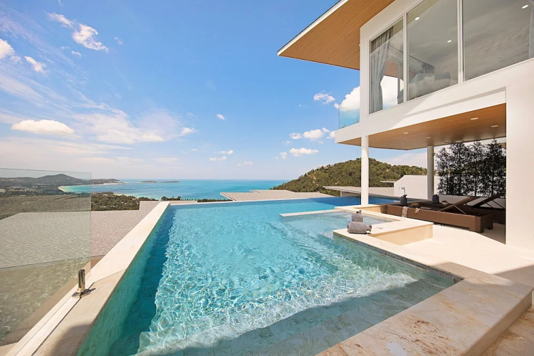 4BR-Luxurious Private Pool Villa Oasis