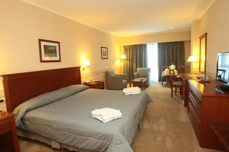 Howard Johnson Rio Ceballos Hotel y Casino