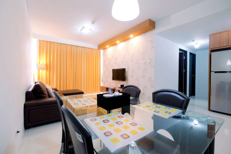 Simply 2BR Lexington Apartment