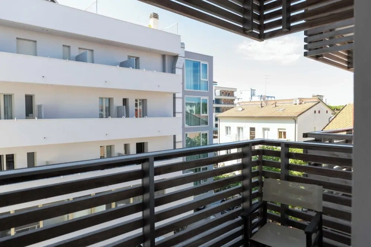 Deluxe Triple room with balcony