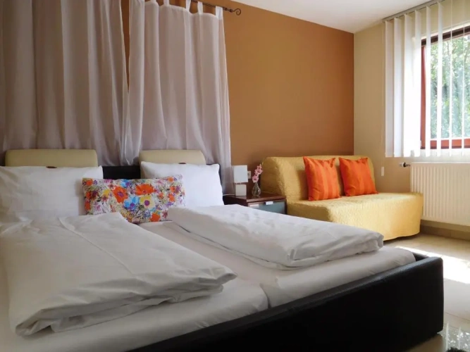 Standard Triple room with view