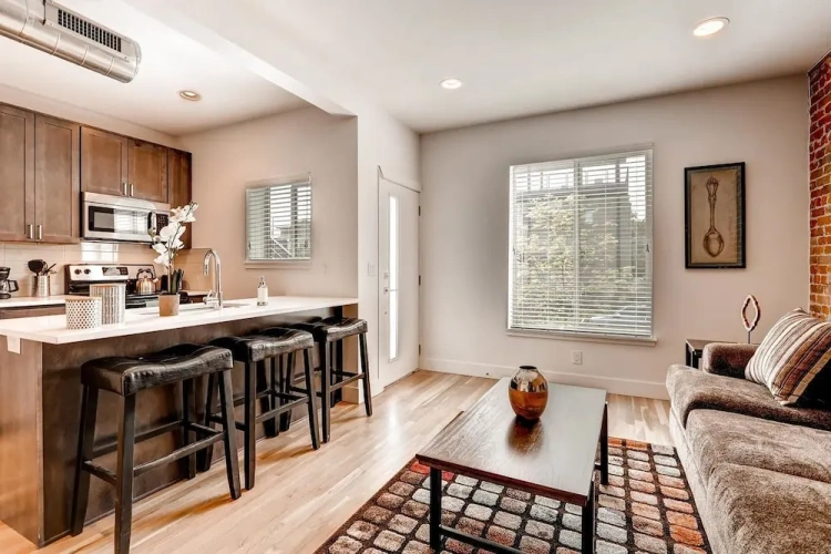2 Bedrooms Apartment