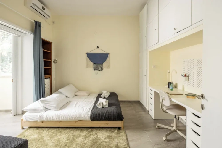 Apartment with balcony