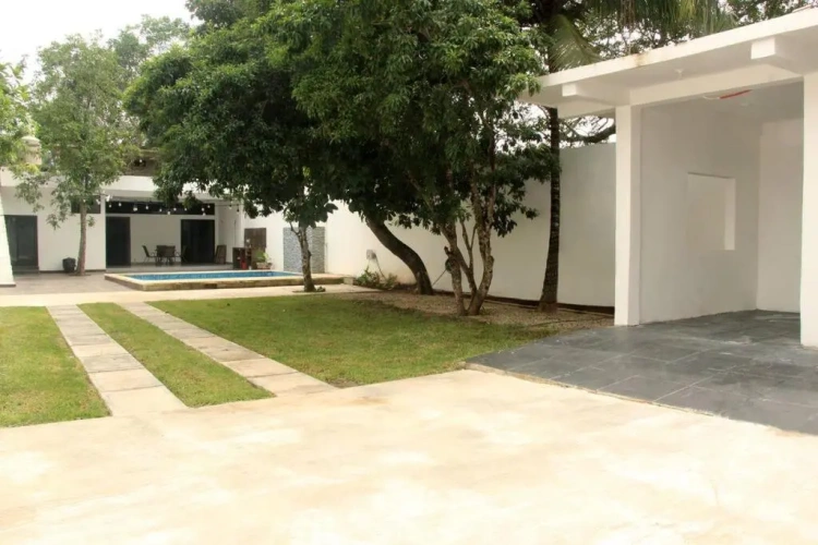 4 Bedrooms Cottage