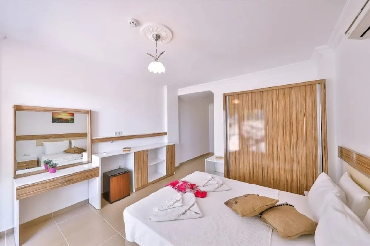Deluxe room with balcony and with sea view