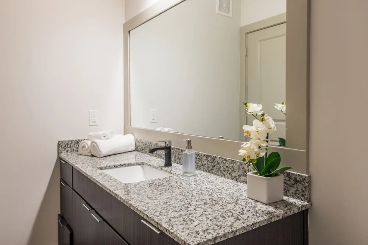 2 BR Apt Near St Johns River by Frontdesk