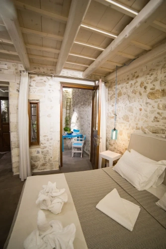 1 Bedroom Luxury Cottage with city view