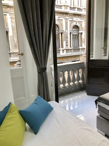 Lav Apartments