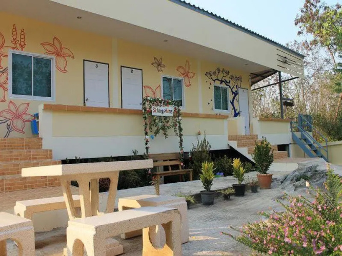 Boat House Resort