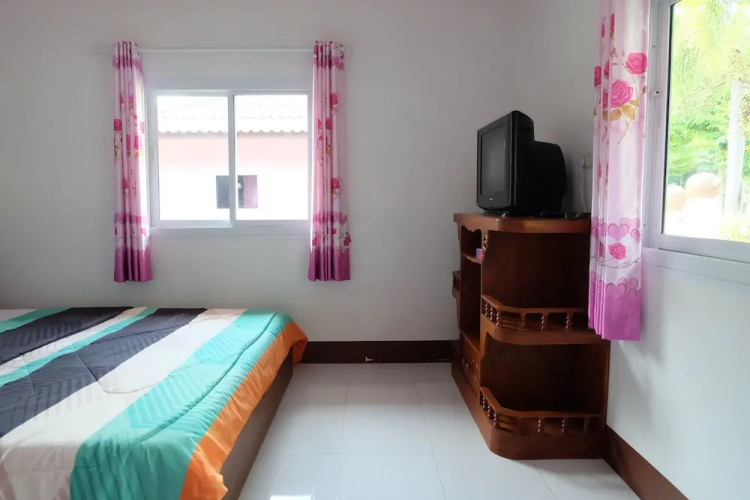 Baan Klang Nam Resort