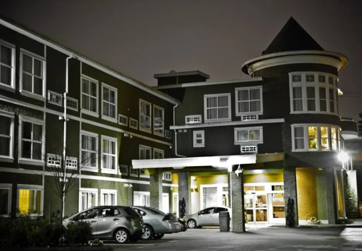 Отель Days Inn by Wyndham Surrey