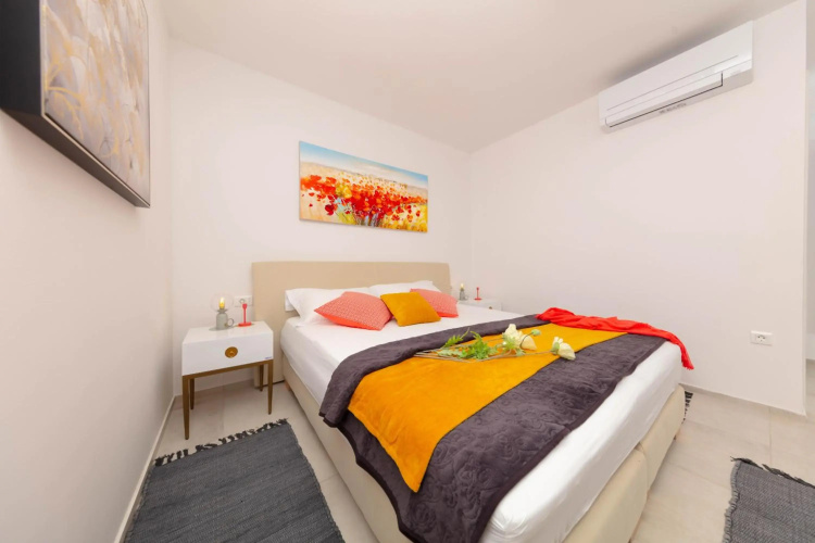 Apartman Oranž