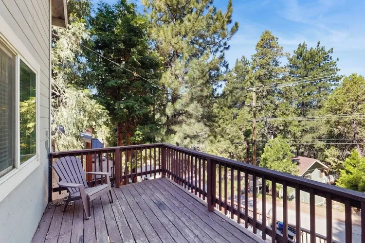 3 Bedrooms Cottage with balcony