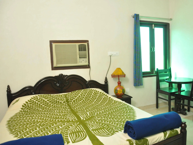 Lake Paradise Hotel