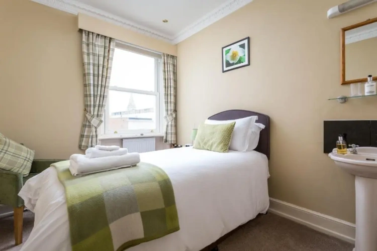 Standard Single room
