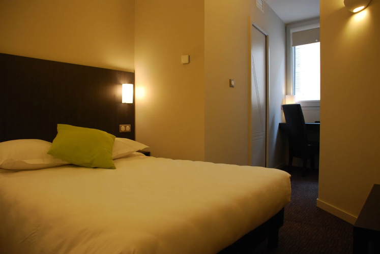 Ruthenium Hotel