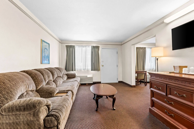 Quadruple Suite
