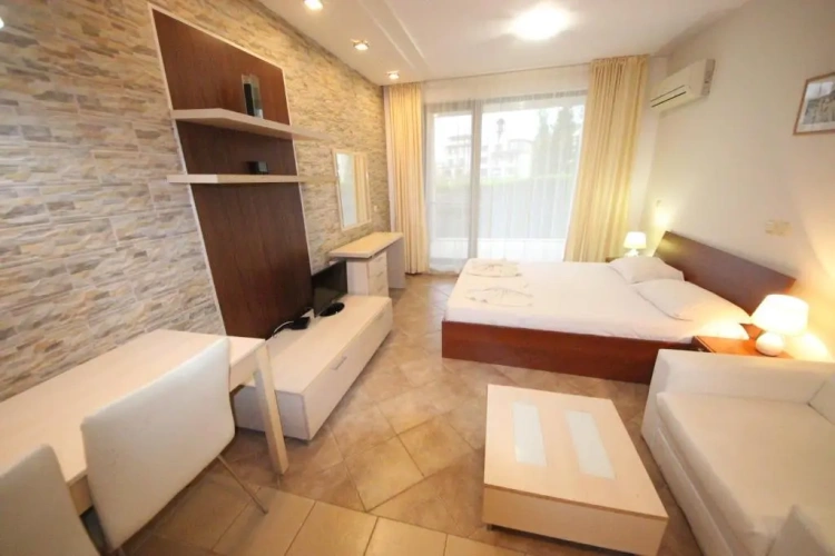 1 Bedroom Apartment with balcony and with view