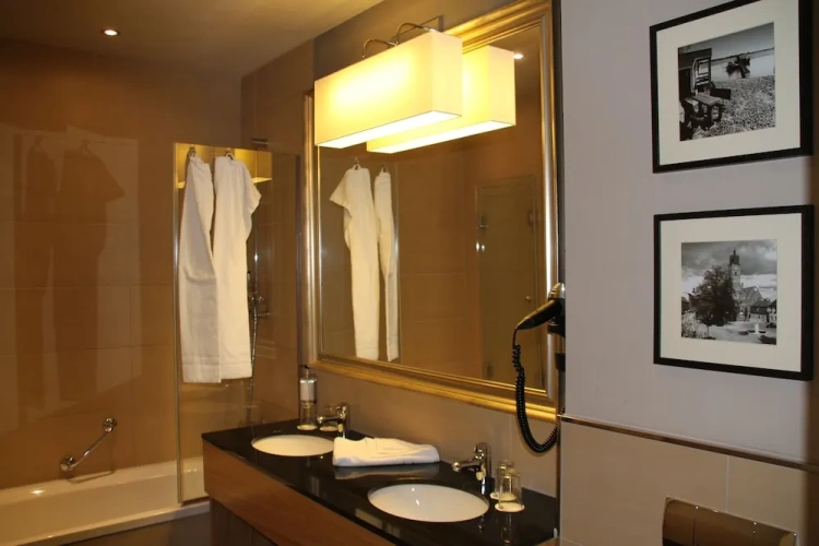 Quadruple Apartment