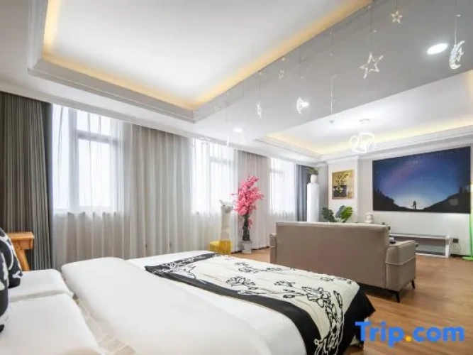 Luxury Triple Suite