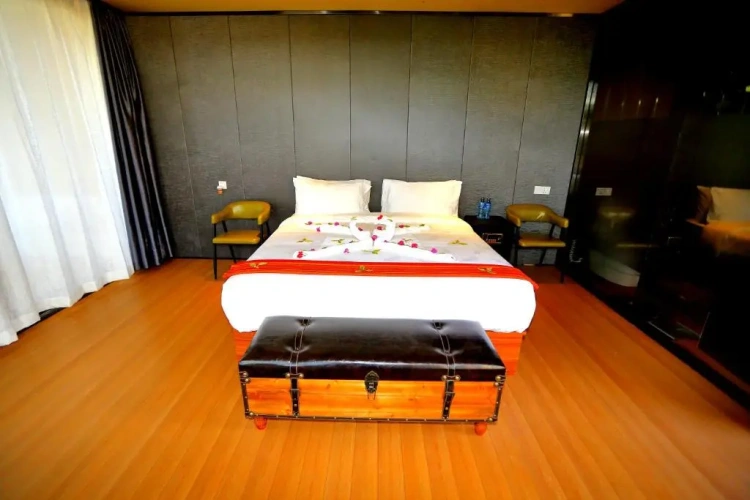 1 Bedroom Suite
