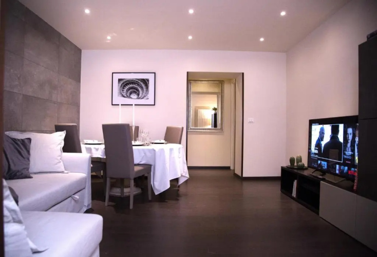 H-Aviva Giubbonari Apartment