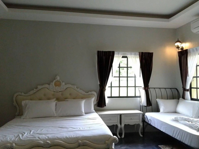Bibury Resort