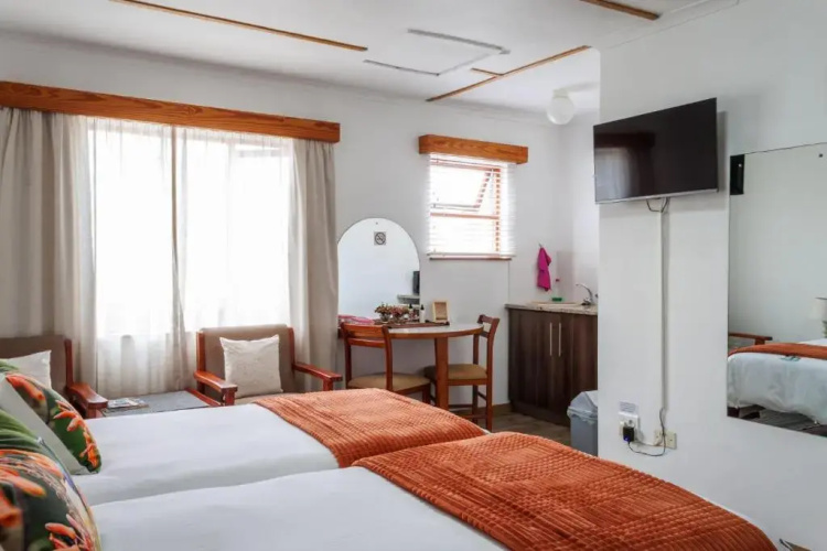 Haus Garnison Bed & Breakfast
