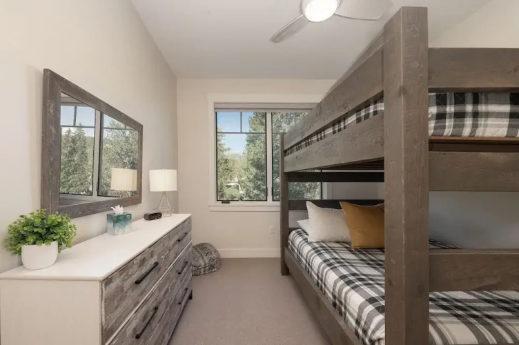 Downtown Flat 2 Bedroom Condo