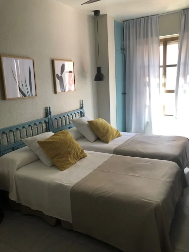 Standard Twin room with balcony