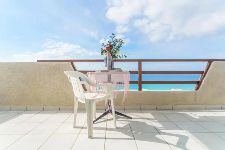 1 Bedroom Apartment with sea view