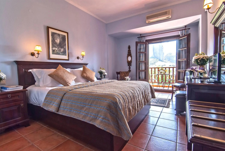 Doupiani House Hotel