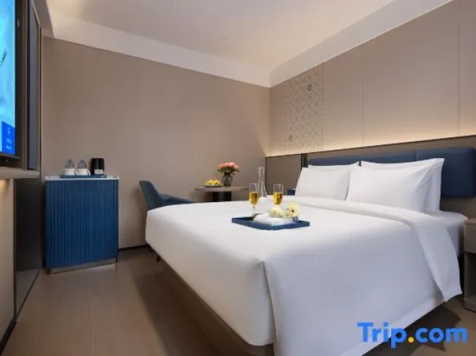 Standard Double room with city view