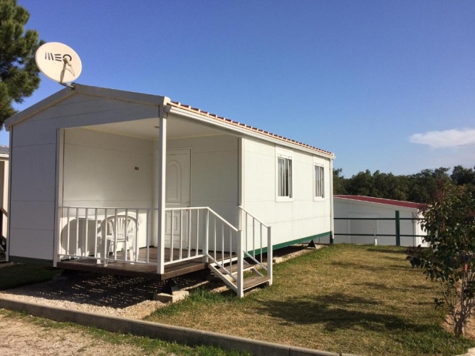 2 Bedrooms Bungalow