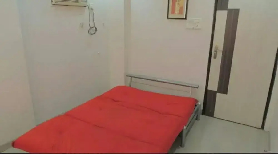 Hotel White Field