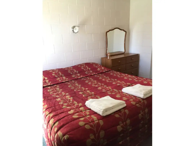 Milton Chalet Motel