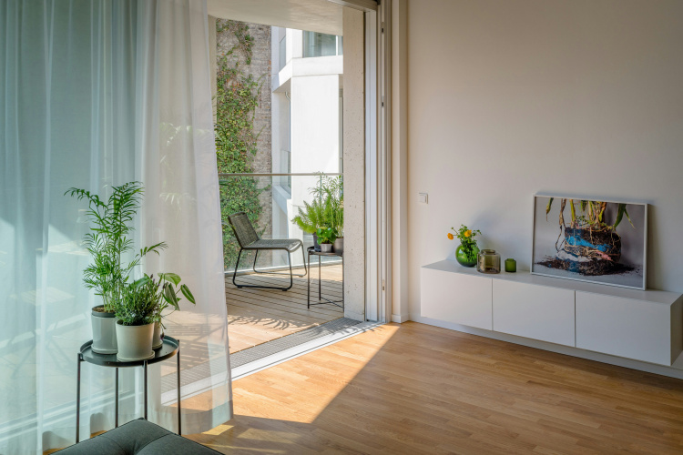 Carlotta Apartments