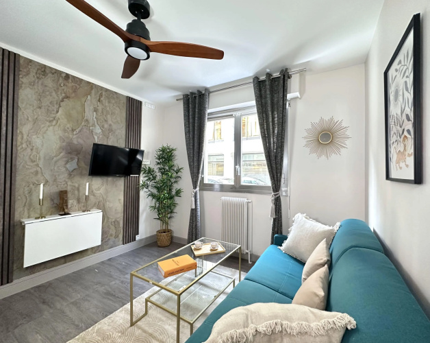 1601B - Studio near Champs Elysées