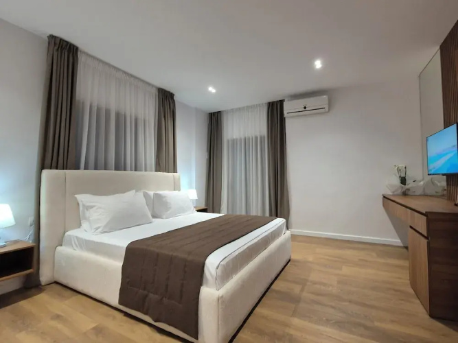 ORCHIDS Hotel