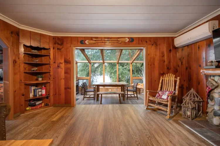 Koi Story Cabin