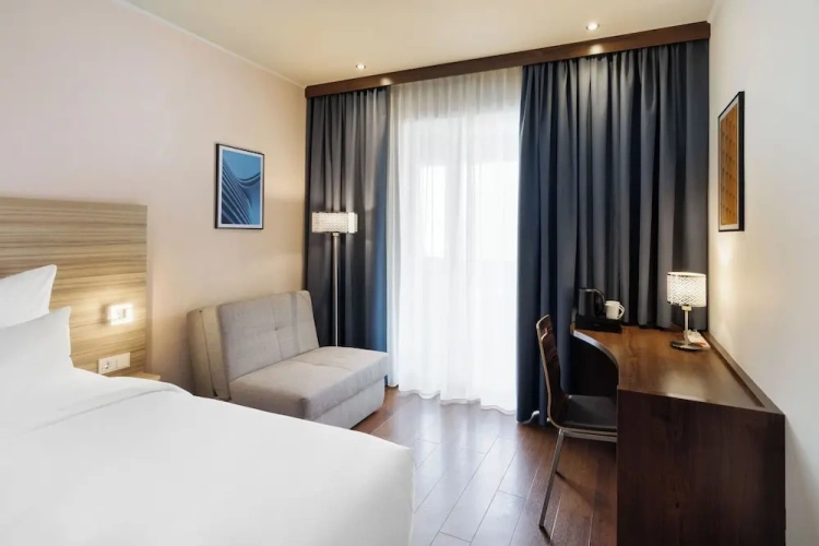 Standard Double room with balcony and with city view
