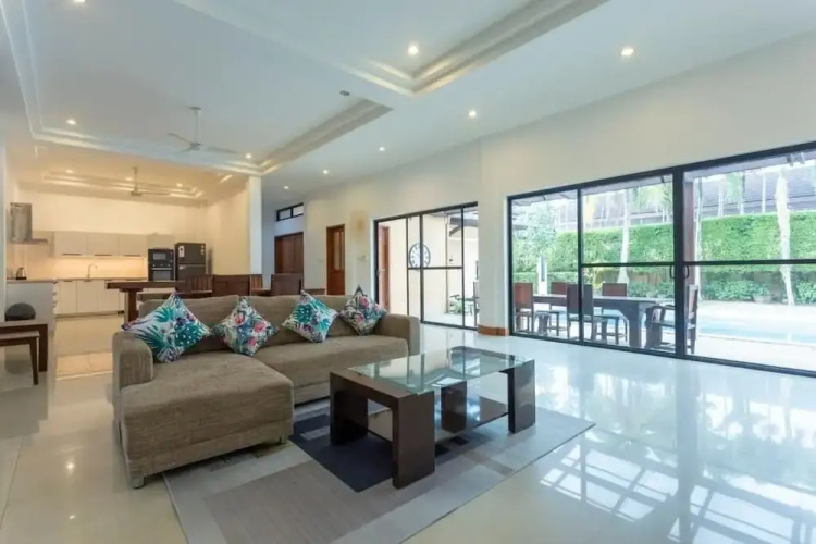 Private Villa Jacuzzi Great Area V170