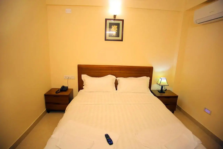 The Lounge Business Hotel