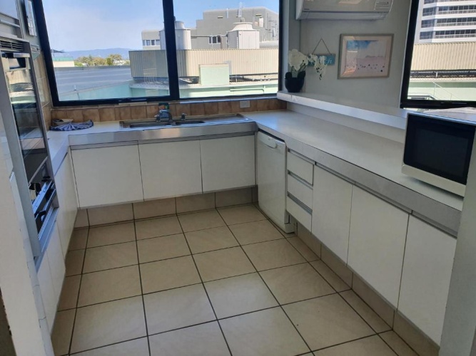 2 Bedrooms Apartment with balcony and with garden view