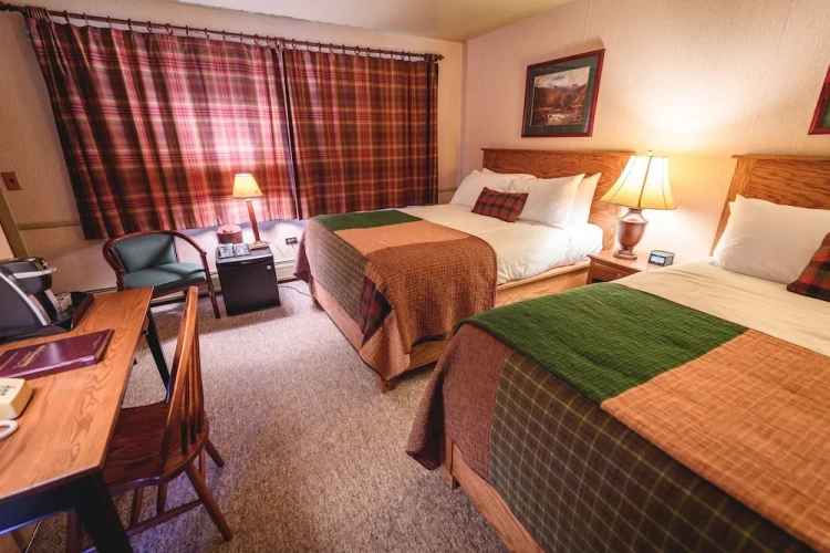 Standard Quadruple room with mountain view